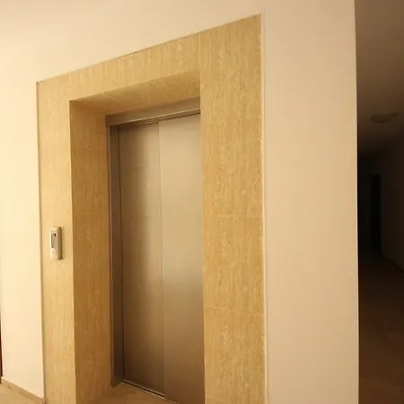 Menada Diamant Apartment *
